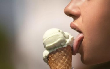 Про які хвороби сигналізує наліт мовою? Відповідає лікар