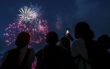 Хвора дитина померла на руках у мами, дивлячись на феєрверк: щемлива історія та фото