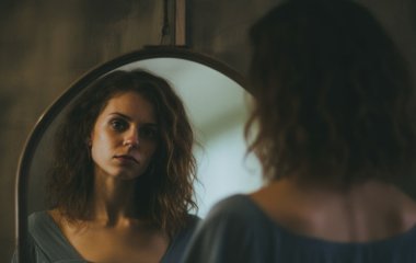 Які помилки непомітно забирають молодість та красу: варто позбутися цих звичок негайно