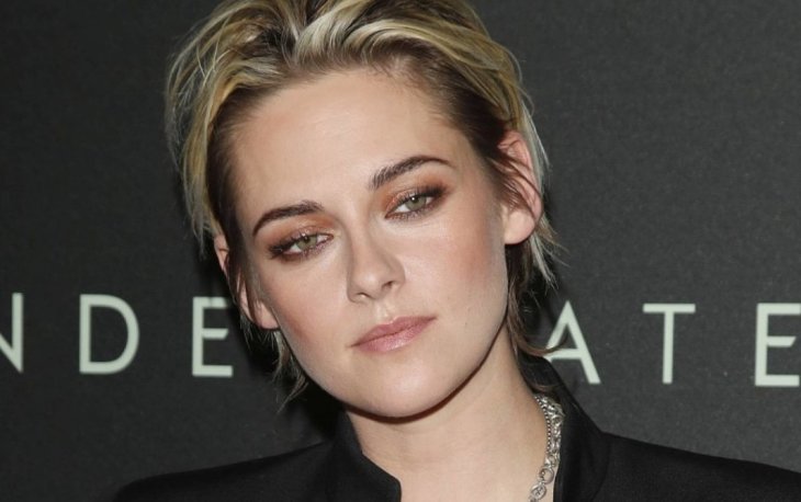 Кристен Стюарт и ее возлюбленную заметили с одинаковыми кольцами на безымянном пальце