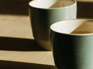 Як відмити чашку від нальоту чаю та кави: простий засіб впорається за 5 хвилин