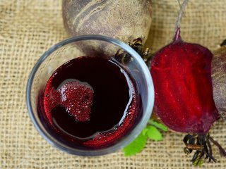 Свекла полезная, но не всем: когда нельзя есть красный овощ