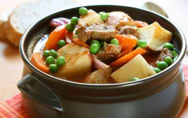 Жаркое из свинины в горшочке