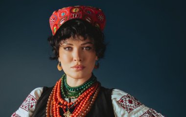 Чим живе Даша Астаф’єва сьогодні: волонтерство, UnderBooks і шлях від Playboy до радіодиктанту
