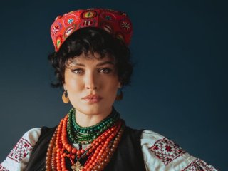 Чим живе Даша Астаф’єва сьогодні: волонтерство, UnderBooks і шлях від Playboy до радіодиктанту