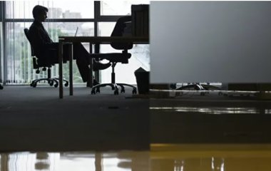 Лікар розповів, як зменшити шкоду від сидячої роботи