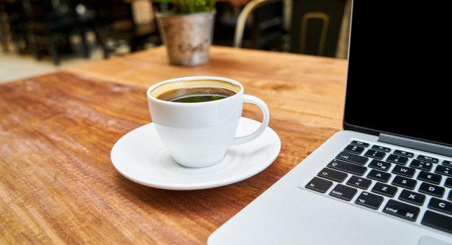 Лікар пояснила, коли пити останню порцію кави, щоб виспатися