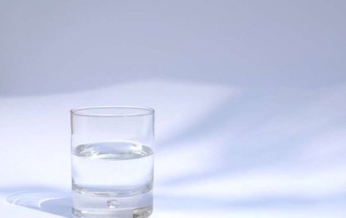 Заменят 8 стаканов воды: какие продукты лучше всего восполнят недостаток влаги в организме