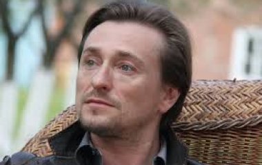 Сергей Безруков показал семейную идиллию