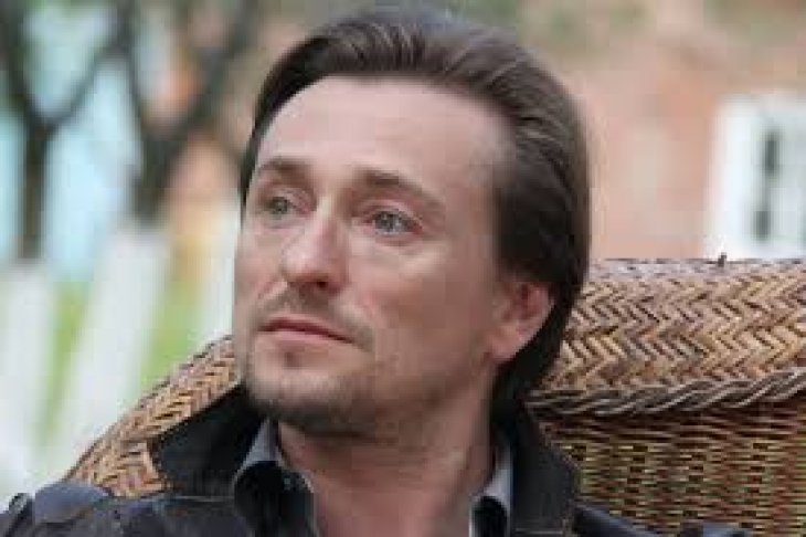 Сергей Безруков показал семейную идиллию
