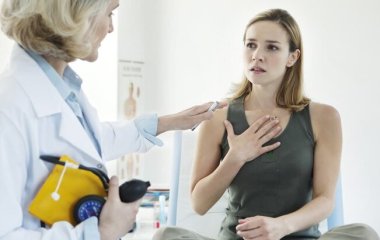 Лікар розповів, про що можуть сигналізувати задишка та набряклість