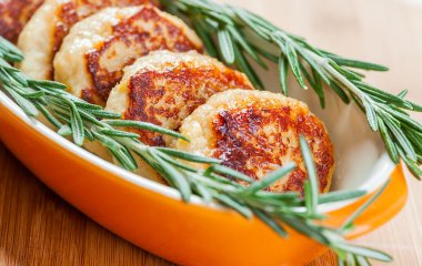 Вкуснее, чем картофельные: рыбные зразы для обеда за 10 минут