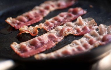 Рухає судини швидше за холестерин: Лікар вказала на небезпечний продукт