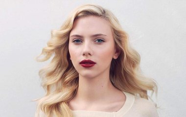 Муж Скарлетт Йоханссон брызнул слизью ей в лицо в прямом эфире