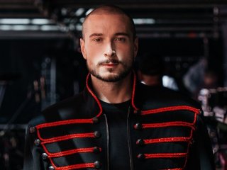 На концерті Нікіти Кісельова розгорівся скандал: у ветерана стався напад ПТСР, а охоронець кинув його на підлогу