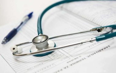 Медики рассказали о заболеваниях, при которых появляются кровавые волдыри