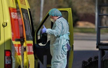 Лікар розповіла про ймовірність погіршення слуху після коронавірусу