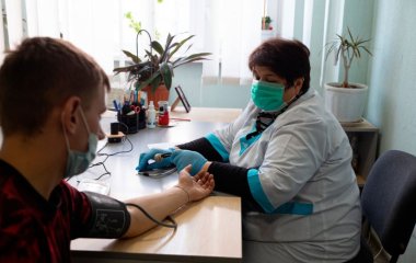 Названо послідовність дій у разі різкого підвищення тиску