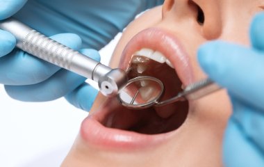 Стоматолог розкрив залежність потенції від стану зубів