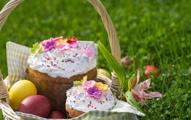 Які продукти потрібно класти у великодній кошик для освячення пояснив священник