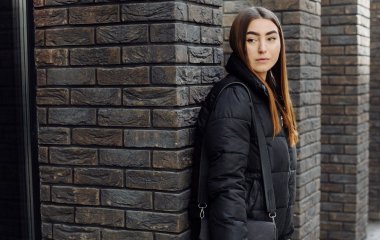 Які осінні куртки для жінок за 50 у трендах цієї осені: класичні варіанти, що ніколи не вийдуть із моди