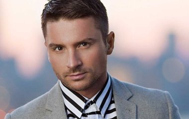 Сергей Лазарев показал накачанное тело