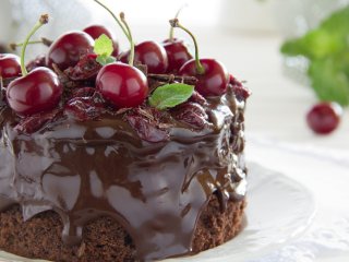 Рецепт вкусного шоколадного пирога с вишнями