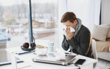 Лікар пояснив, у чому велика небезпека промоклих ніг