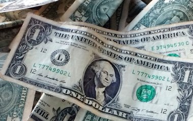 Курс валют на неділю, 5 квітня: скільки коштують долар, євро і злотий