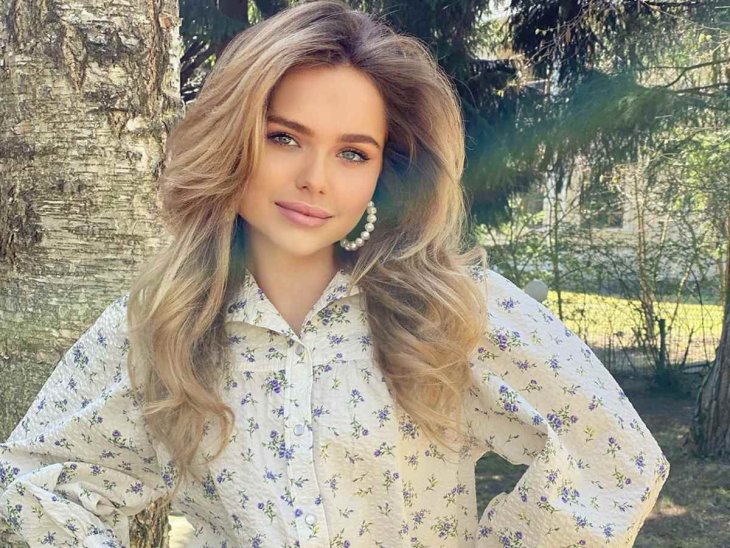 Стеша Маликова обеспечивает себя с  16-ти лет