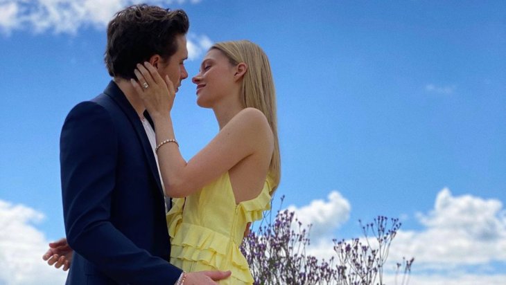 Невеста Бруклина Бекхэма Никола Пельтц спровоцировала слухи о беременности