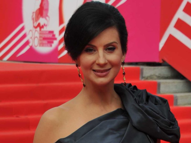 Всплыли фото опухшей Стриженовой за кадром популярной программы