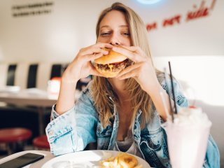 Ученые назвали привычки, которые провоцируют депрессию