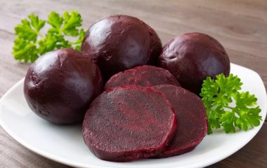 Буряк і не тільки: Лікар назвала продукти, які самі чистять печінку