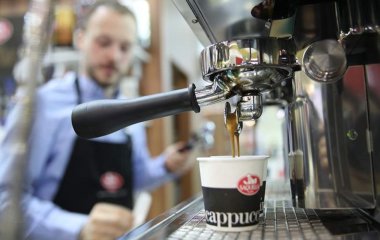 Лікарка розповіла про наслідки надмірного вживання кави.