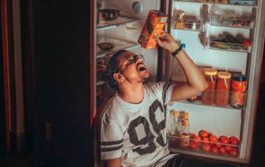 Дієтолог розповів, у яких випадках є на ніч не шкідливо