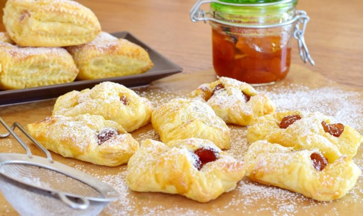 3 простых блюда из слоеного теста