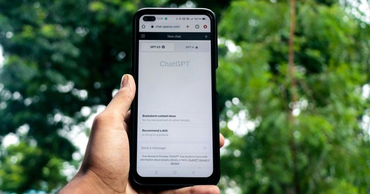 Жінка ледь не померла після поради, отриманої від ChatGPT