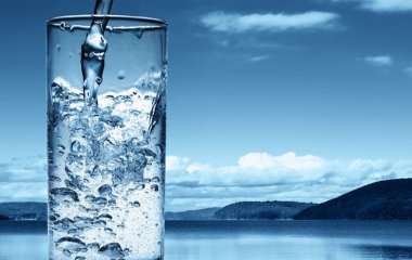 Польза для организма: сколько воды нужно выпивать в день