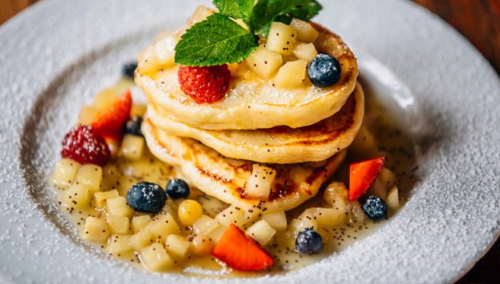 Панкейки на кефире за 15 минут: пошаговый рецепт