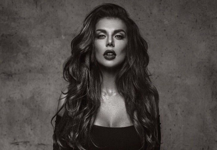 Анна Седокова наслаждается отдыхом в Сардинии