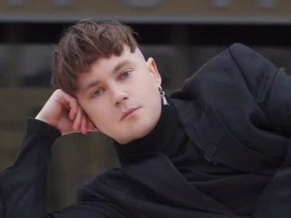 Дружина Артема Пивоварова вперше засвітилась з ним на публіці після новин про таємне весілля