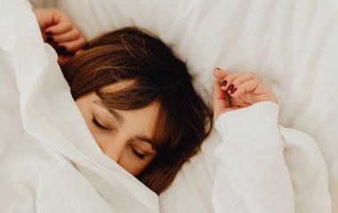 Топ-5 простих лайфгаків, щоб осінній сон був міцним, як у немовляти