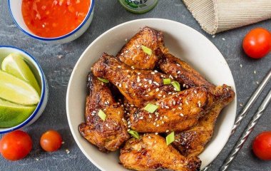 Простые и хрустящие куриные крылышки в глазури