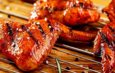 Хрустящие куриные крылышки на гриле