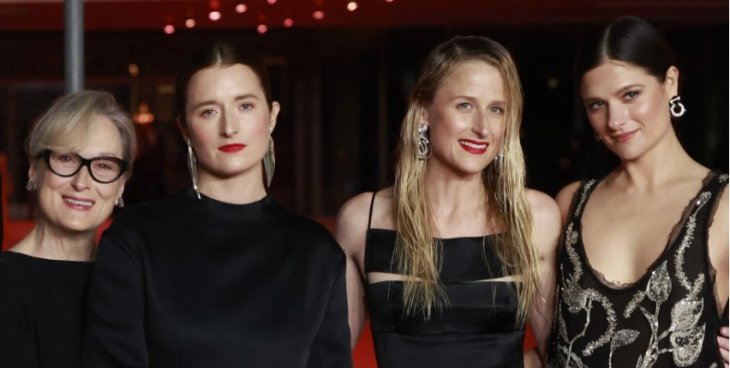 Мерил Стрип появилась на красной дорожке с четырьмя детьми (фото)