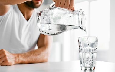 Експерт розповіла про приховані корисні властивості пиття води