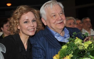 «Любовь в каждом кадре!»: редкие фото Зудиной с Табаковым и детьми растрогали поклонников