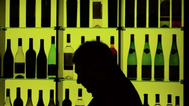 Токсиколог рассказал, почему нельзя заранее распознать опасный алкоголь