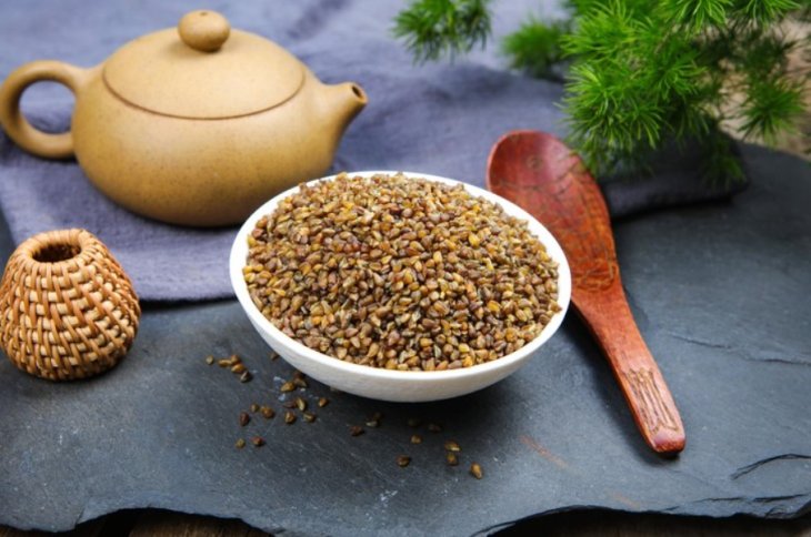 Чем полезна гречка с кефиром по утрам натощак: 5 простых рецептов